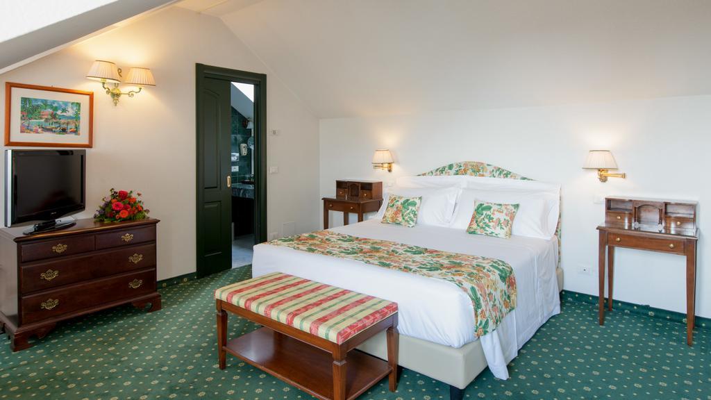 Suite,434750301:JPEG